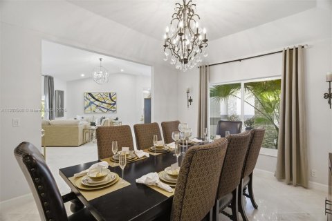 Купить виллу или дом в Плантация, Флорида 5 спален, 309.55м2, № 1953086 - фото 23