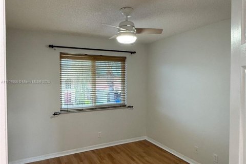 House in Coral Springs, Florida 4 bedrooms, 205.04 sq.m. № 1752906 - photo 6