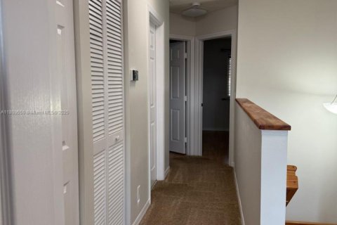 House in Coral Springs, Florida 4 bedrooms, 205.04 sq.m. № 1752906 - photo 5