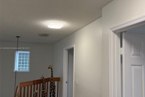 House in Coral Springs, Florida 4 bedrooms, 205.04 sq.m. № 1752906 - photo 17