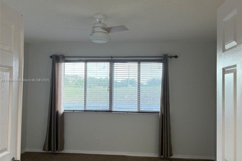 House in Coral Springs, Florida 4 bedrooms, 205.04 sq.m. № 1752906 - photo 18