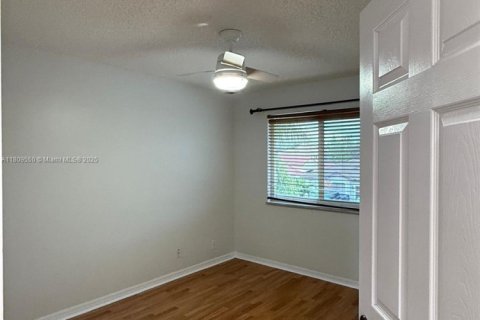 House in Coral Springs, Florida 4 bedrooms, 205.04 sq.m. № 1752906 - photo 25