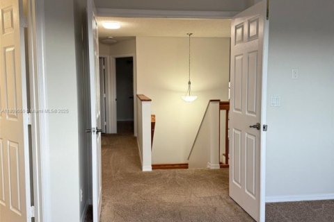 House in Coral Springs, Florida 4 bedrooms, 205.04 sq.m. № 1752906 - photo 15
