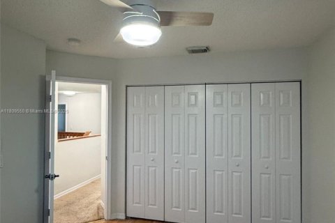 House in Coral Springs, Florida 4 bedrooms, 205.04 sq.m. № 1752906 - photo 26