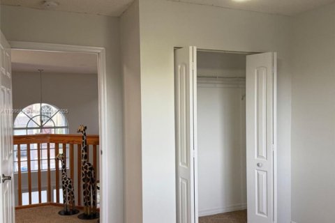 House in Coral Springs, Florida 4 bedrooms, 205.04 sq.m. № 1752906 - photo 10