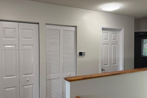 House in Coral Springs, Florida 4 bedrooms, 205.04 sq.m. № 1752906 - photo 3