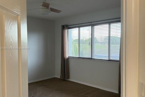 House in Coral Springs, Florida 4 bedrooms, 205.04 sq.m. № 1752906 - photo 14