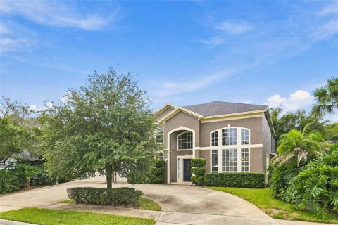 House in Lake Mary, Florida 5 bedrooms, 329.15 sq.m. № 2403722 - photo 2
