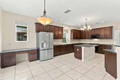 House in Lake Mary, Florida 5 bedrooms, 329.15 sq.m. № 2403722 - photo 24