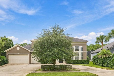 House in Lake Mary, Florida 5 bedrooms, 329.15 sq.m. № 2403722 - photo 3