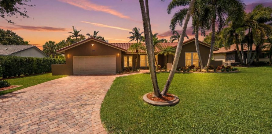 Villa ou maison à Coral Springs, Floride 3 chambres, 178.19 m2 № 2181731
