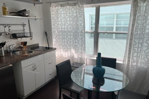 Снять в аренду квартиру в Майами-Бич, Флорида 1 спальня, 39.76м2, № 2078007 - фото 8