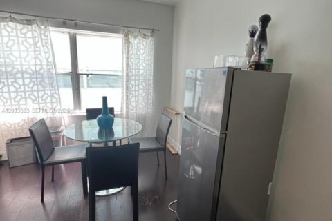 Снять в аренду квартиру в Майами-Бич, Флорида 1 спальня, 39.76м2, № 2078007 - фото 3
