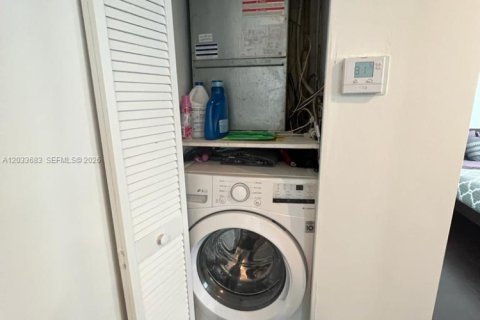 Снять в аренду квартиру в Майами-Бич, Флорида 1 спальня, 39.76м2, № 2078007 - фото 20
