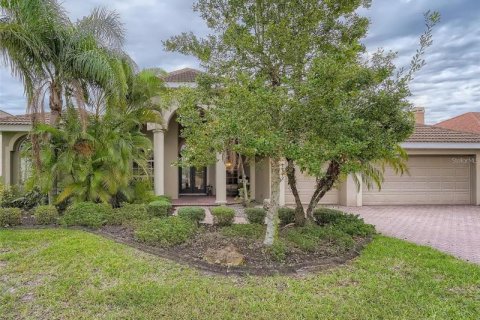 House in Bradenton, Florida 4 bedrooms, 278.34 sq.m. № 227780 - photo 1