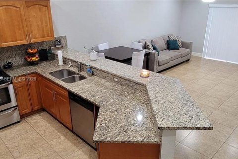 Снять в аренду виллу или дом в Лихай-Эйкерс, Флорида 2 спальни, № 2065364 - фото 4