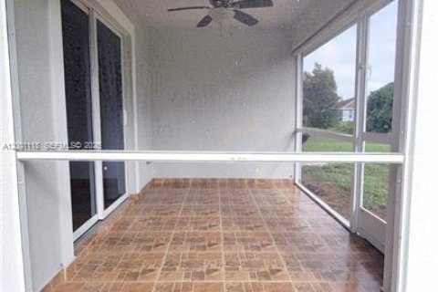 Снять в аренду виллу или дом в Лихай-Эйкерс, Флорида 2 спальни, № 2065364 - фото 15