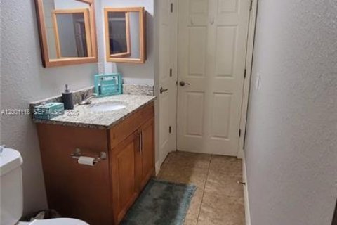 Снять в аренду виллу или дом в Лихай-Эйкерс, Флорида 2 спальни, № 2065364 - фото 9