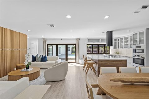 Casa en venta en Miami Beach, Florida, 4 dormitorios, 225.85 m2 № 1864206 - foto 7