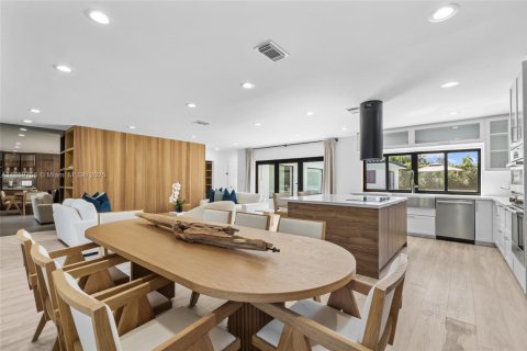 Casa en venta en Miami Beach, Florida, 4 dormitorios, 225.85 m2 № 1864206 - foto 12