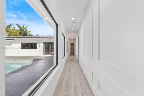 Casa en venta en Miami Beach, Florida, 4 dormitorios, 225.85 m2 № 1864206 - foto 22