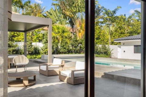 Casa en venta en Miami Beach, Florida, 4 dormitorios, 225.85 m2 № 1864206 - foto 28