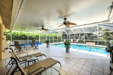 House in Cape Coral, Florida 3 bedrooms, 159.42 sq.m. № 1743594 - photo 22