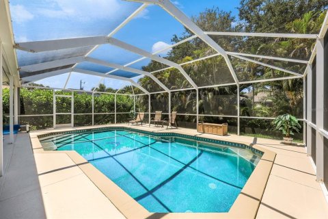 House in Cape Coral, Florida 3 bedrooms, 159.42 sq.m. № 1743594 - photo 24