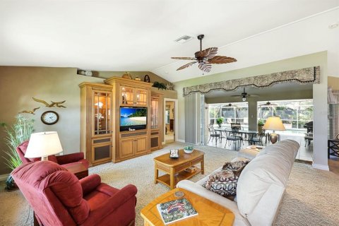 House in Cape Coral, Florida 3 bedrooms, 159.42 sq.m. № 1743594 - photo 9