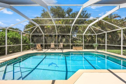 House in Cape Coral, Florida 3 bedrooms, 159.42 sq.m. № 1743594 - photo 2