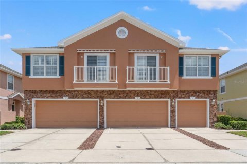 Adosado en venta en Saint Petersburg, Florida, 3 dormitorios, 151.9 m2 № 1919777 - foto 1