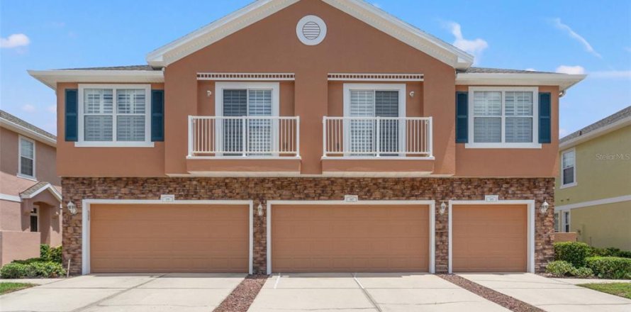 Townhouse in Saint Petersburg, Florida 3 bedrooms, 151.9 sq.m. № 1919777