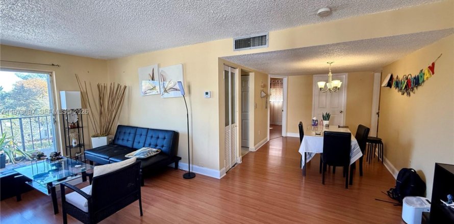 Condominio en Miami Beach, Florida, 2 dormitorios  № 2033399