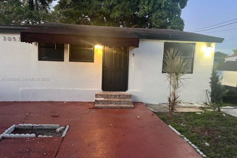 Дом в Майами, Флорида 3 спальни, 63.17м2 № 1989121