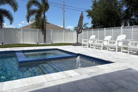 Villa ou maison à louer à Cape Coral, Floride: 3 chambres, 171.22 m2 № 1639619 - photo 24