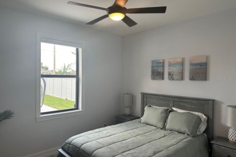Villa ou maison à louer à Cape Coral, Floride: 3 chambres, 171.22 m2 № 1639619 - photo 8