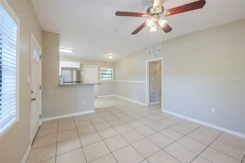 Casa en venta en Orlando, Florida, 3 dormitorios, 89.65 m2 № 1905752 - foto 7
