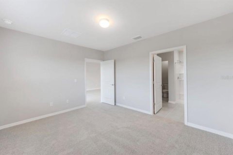 House in North Fort Myers, Florida 3 bedrooms, 132.57 sq.m. № 2231036 - photo 10