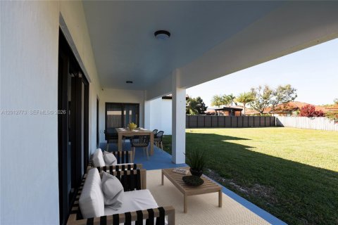 House in Palmetto Bay, Florida 5 bedrooms, 244.61 sq.m. № 2153852 - photo 23