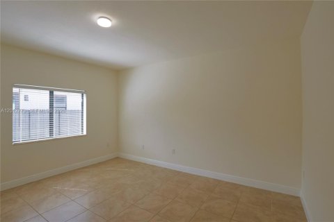 House in Palmetto Bay, Florida 5 bedrooms, 244.61 sq.m. № 2153852 - photo 18