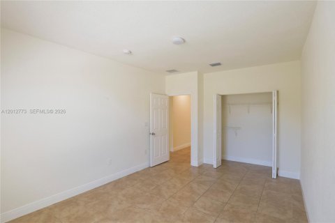 House in Palmetto Bay, Florida 5 bedrooms, 244.61 sq.m. № 2153852 - photo 16