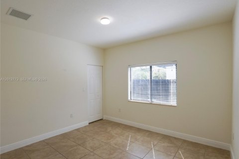 House in Palmetto Bay, Florida 5 bedrooms, 244.61 sq.m. № 2153852 - photo 17