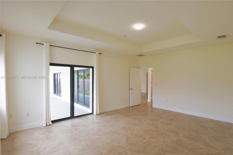 House in Palmetto Bay, Florida 5 bedrooms, 244.61 sq.m. № 2153852 - photo 8