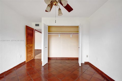 Condo in Miami, Florida, 2 bedrooms  № 2075033 - photo 10