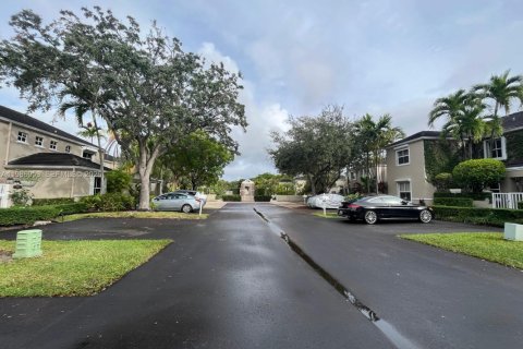 Adosado en alquiler en Miami, Florida, 2 dormitorios, 135.27 m2 № 2049124 - foto 2