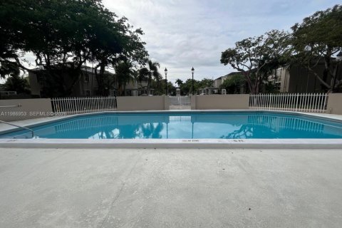 Adosado en alquiler en Miami, Florida, 2 dormitorios, 135.27 m2 № 2049124 - foto 7