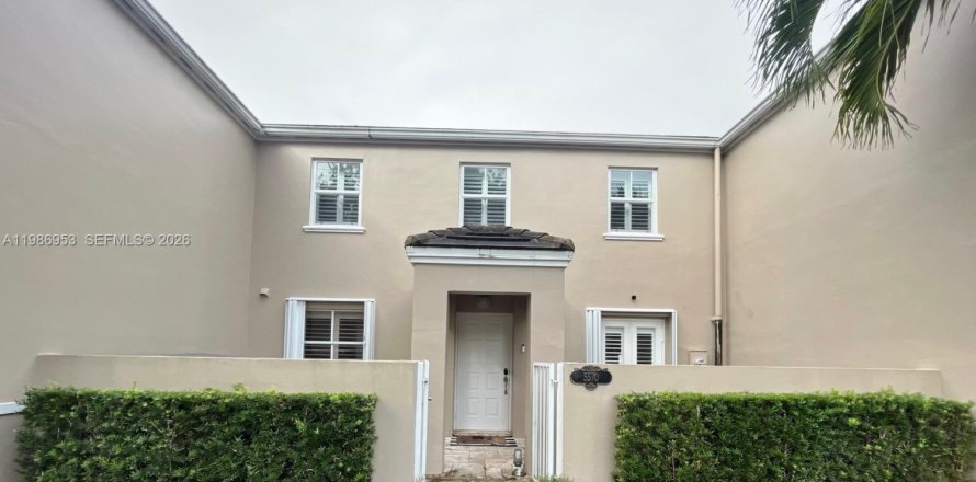 Adosado en Miami, Florida 2 dormitorios, 135.27 m2 № 2049124