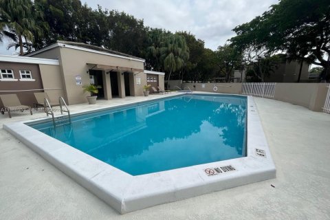 Adosado en alquiler en Miami, Florida, 2 dormitorios, 135.27 m2 № 2049124 - foto 8