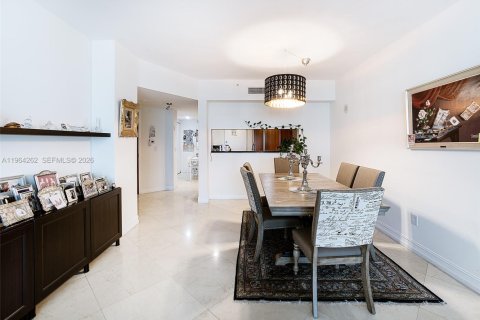 Copropriété à vendre à Surfside, Floride: 2 chambres, 139.35 m2 № 2028040 - photo 4