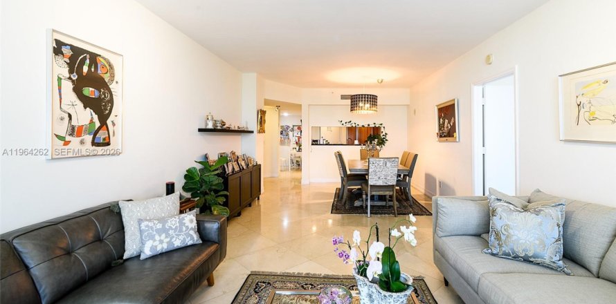 Condo à Surfside, Floride, 2 chambres  № 2028040